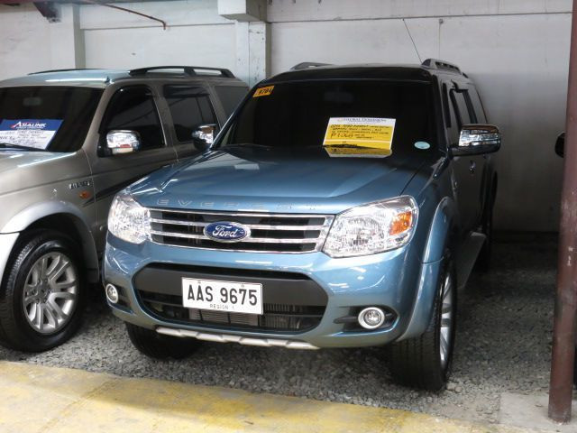Nội thất Ford Everest 2014: Đánh giá chi tiết khoang lái và giá xe ô tô Ford