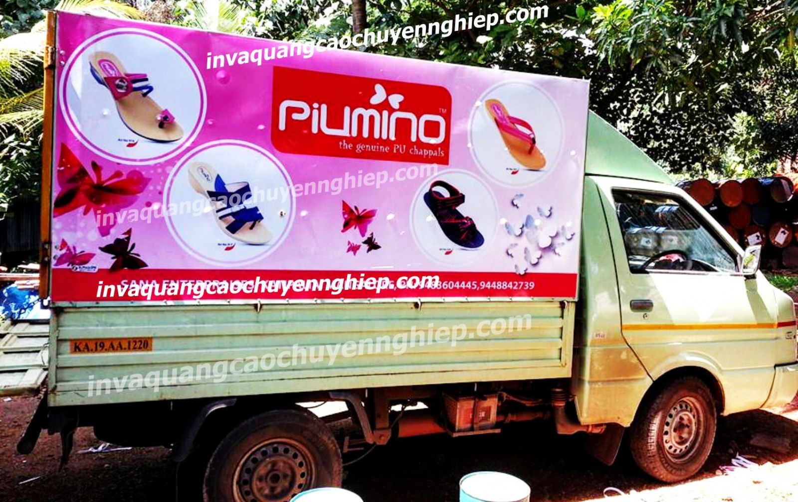 In decal dán lên xe hơi, xe tải, xe buýt với giá thành cạnh tranh tại Hà Nội, chất lượng đảm bảo.