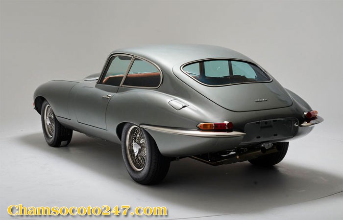 Nội thất cổ điển của Jaguar E-Type, kết hợp giữa sự sang trọng và tính thể thao.