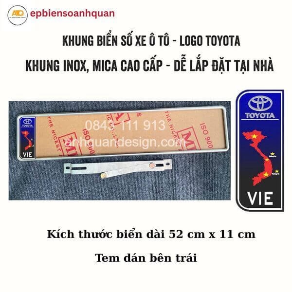khung biển số ô tô dài với bản đồ Việt Nam màu xanh dán bên trái
