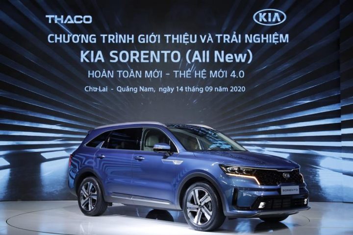 Kia Sorento đời cũ đang được các đại lý giảm giá mạnh để xả kho, thu hút người mua cân nhắc có nên mua xe ô tô đời cũ