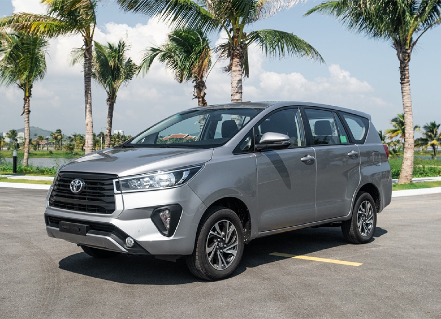 Kích thước tổng thể của xe Toyota Innova
