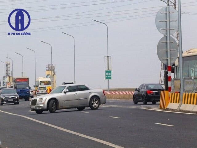 Lái xe ô tô cơ bản: Kỹ năng quay đầu xe an toàn