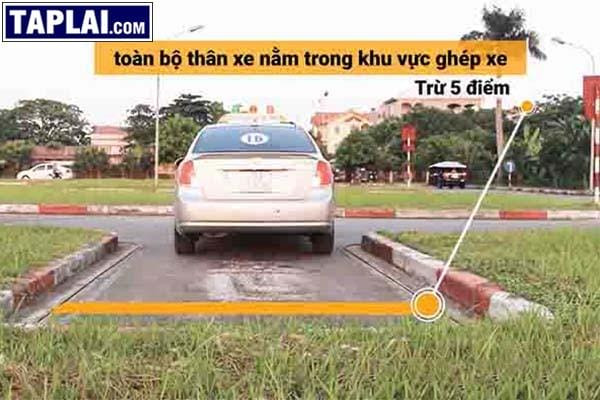 Kỹ thuật lùi chuồng dọc cho bài thi sa hình lái xe ô tô B2