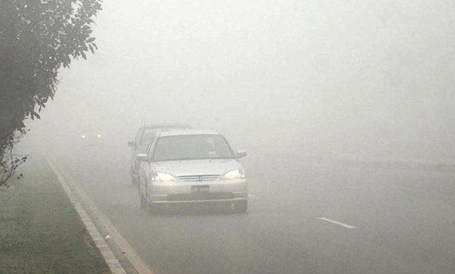 Kỹ thuật lái xe ô tô hạng B2 an toàn trong điều kiện thời tiết khắc nghiệt