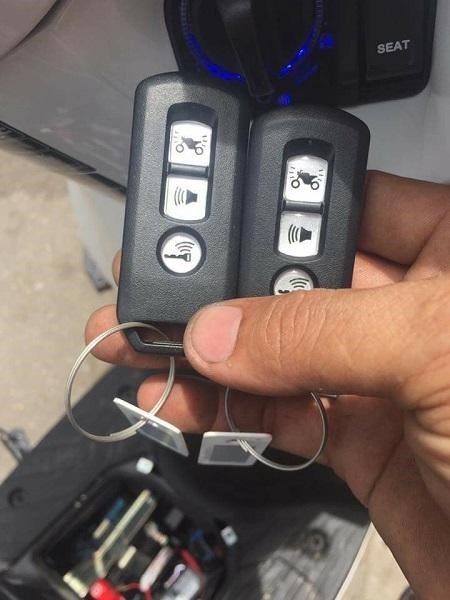 Nhiều loại chìa khóa Smartkey và remote xe ô tô