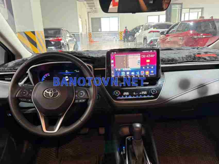 Hình ảnh chi tiết Toyota Corolla Altis 1.8V 2022 màu đen, với thiết kế sang trọng và hiện đại.