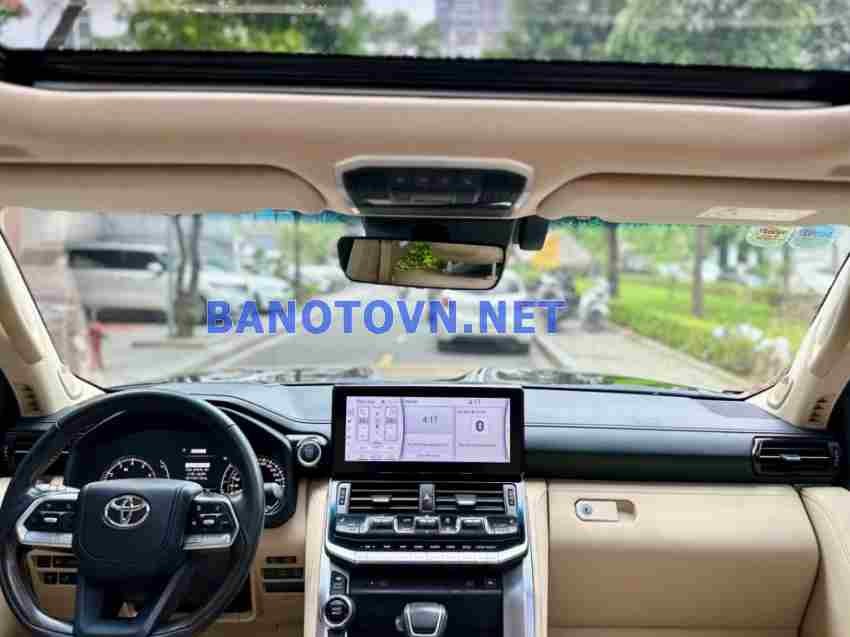 Toyota Land Cruiser 3.5 V6 2024 màu đen, với thiết kế hiện đại