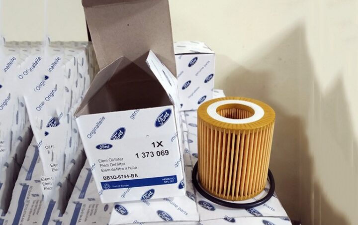 Lọc dầu động cơ chính hãng cho Ford Everest, một yếu tố ảnh hưởng đến chi phí bảo dưỡng xe ô tô Ford Ranger