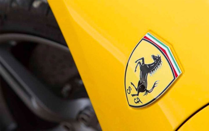 Logo xe hơi con ngựa Ferrari