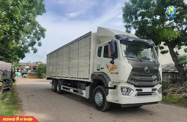 Hình ảnh mô tả tầm quan trọng của việc lựa chọn ô tô xe tải lớn với kích thước phù hợp để tối ưu hiệu quả logistics