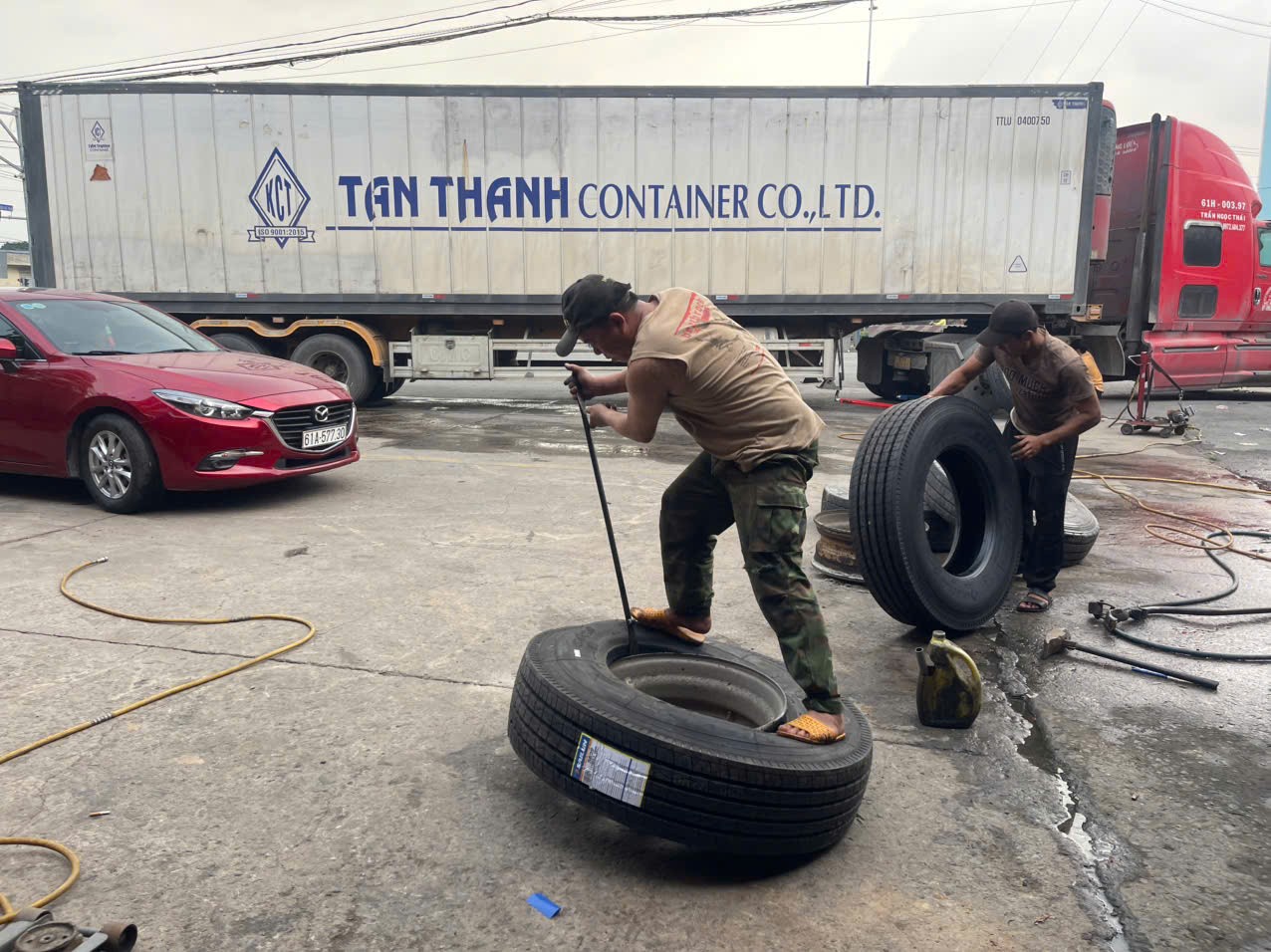 Học Vá Xe Ô Tô: Cơ Hội Nghề Nghiệp Và Kỹ Thuật Toàn Diện