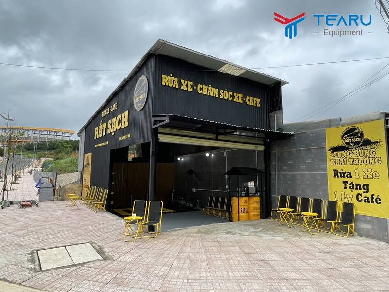 Thiết kế biển quảng cáo rửa xe ô tô tông vàng đen nổi bật