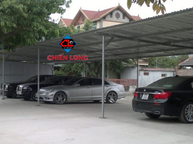 Mái che nhà xe ô tô vòm chất lượng cao, với vật liệu chịu lực tốt, bảo vệ xe an toàn khỏi mưa nắng và các tác động bên ngoài.