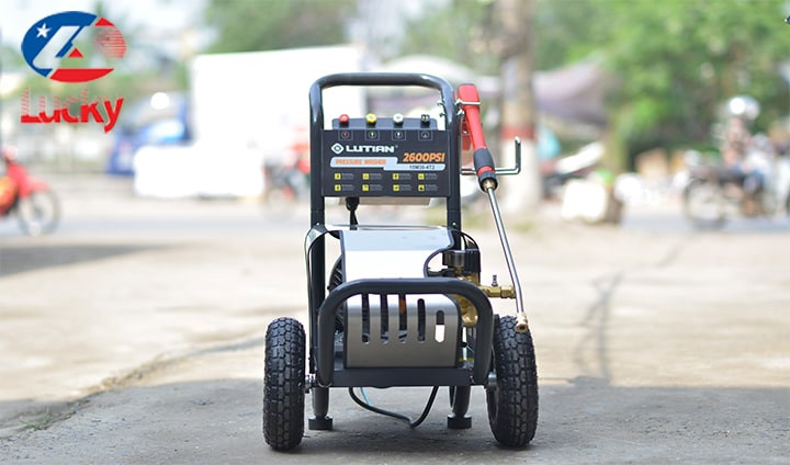 Máy rửa xe ô tô Lutian 2600PSI 4kW mạnh mẽ