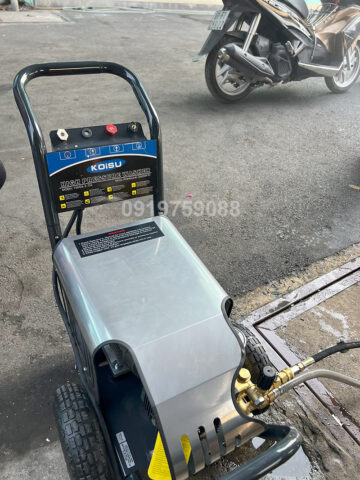 Đầu phun rửa xe ô tô chuyên dụng giúp làm sạch hiệu quả cho dịch vụ rửa xe ở Sài Gòn