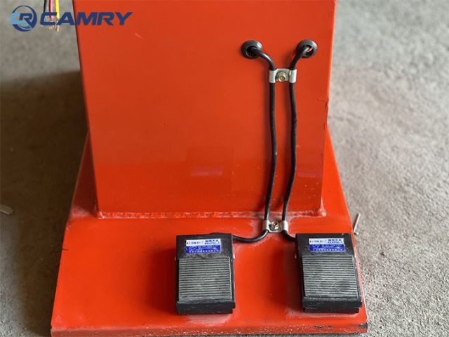 Hệ thống bàn đạp điều khiển máy tán má phanh, tối ưu quy trình sửa chữa phanh khí xe ô tô