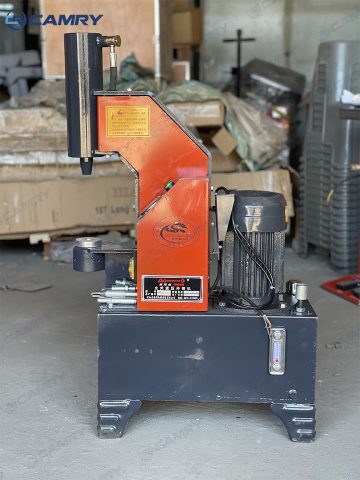 Máy tán má phanh kiểu ngồi, giải pháp tiện lợi cho bảo dưỡng hệ thống phanh khí xe ô tô