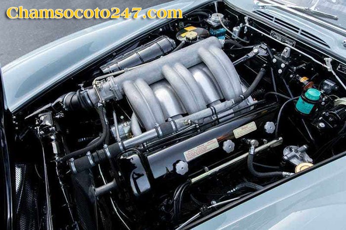 Ngoại thất tinh tế của mẫu xe ô tô cổ đẹp Mercedes-Benz 300SL Gullwing.