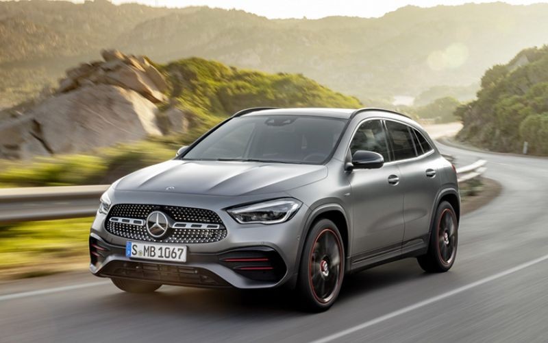 Mercedes GLA 5 chỗ có lực kéo tốt, vận hành ổn định và thiết kế thể thao