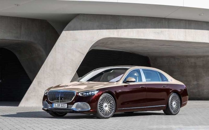 Mercedes Maybach S-Class 5 chỗ nổi bật với thiết kế lộng lẫy, xa hoa và đầy ấn tượng