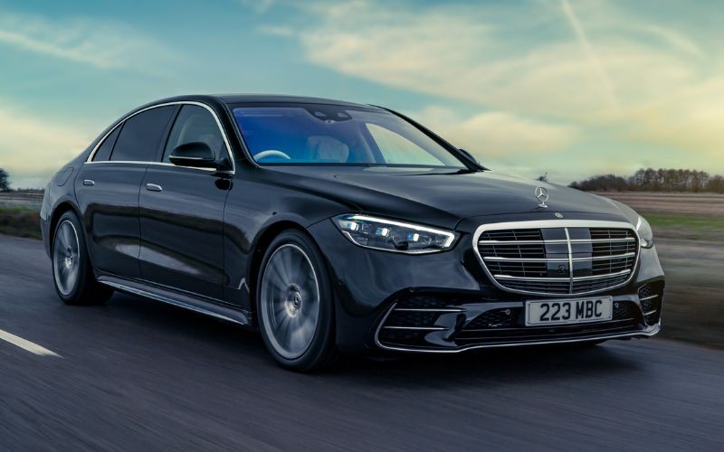 Mercedes S-Class 5 chỗ mang đến trải nghiệm cảm giác lái êm ái, thoải mái tuyệt vời