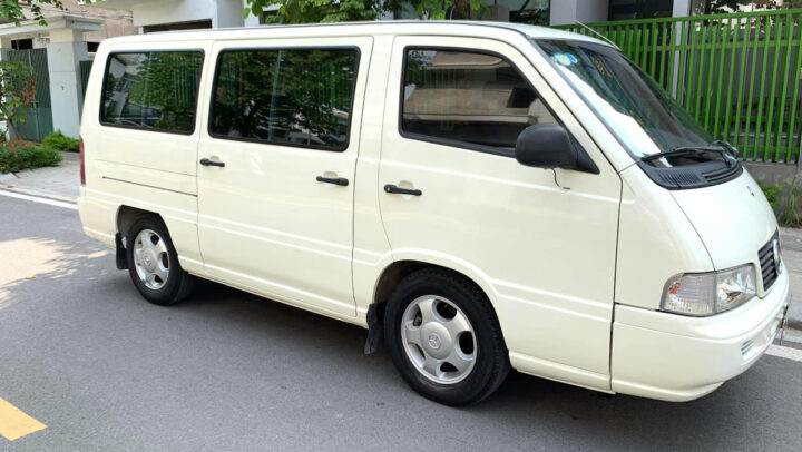 Nội thất rộng rãi của Mercedes Sprinter 9 chỗ cũ