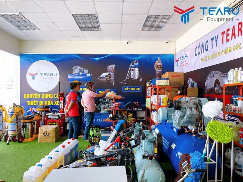 Trọn bộ thiết bị cần thiết cho dịch vụ rửa xe ô tô chuyên nghiệp, bao gồm cả máy nén khí