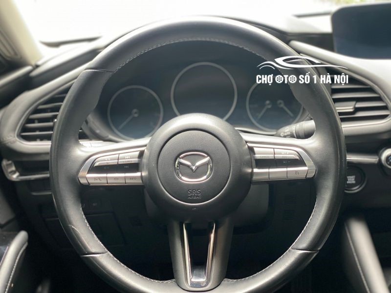 Hình ảnh vô lăng xe ô tô cũ Mazda 3 Luxury 2022 Màu Đen, chi tiết các nút bấm