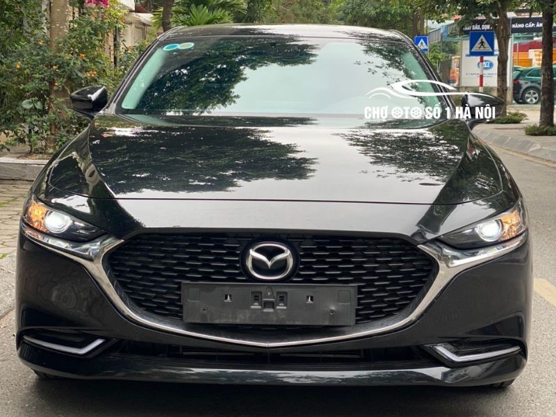 Chi tiết thiết kế đầu xe ô tô cũ Mazda 3 Luxury 2022 màu đen