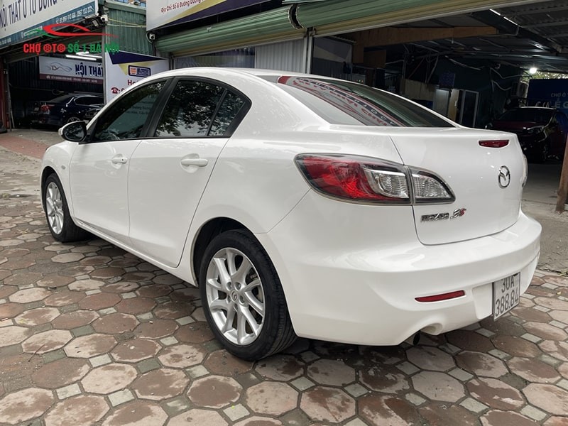 Đuôi xe ô tô cũ Mazda 3S 2014