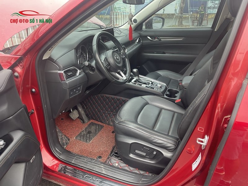 Khoang lái xe ô tô Mazda CX5 cũ 2.0 Luxury 2020