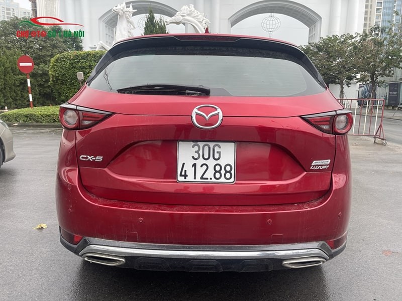Đuôi xe ô tô Mazda CX5 cũ 2.0 Luxury 2020 màu đỏ