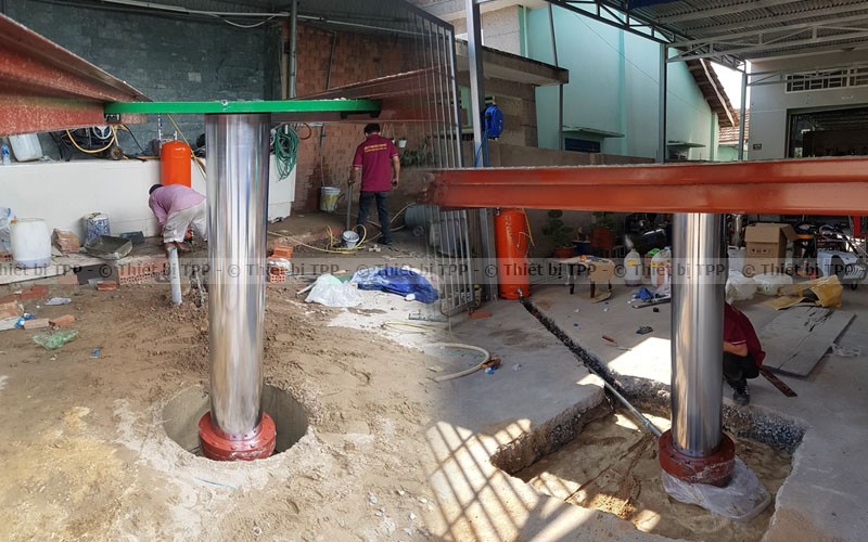 Cận cảnh ty ben của cầu nâng 1 trụ rửa xe, bộ phận cốt lõi cần kiểm tra kỹ lưỡng khi mua cầu nâng cũ