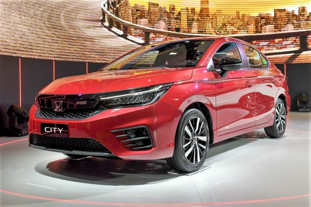 Honda City thế hệ mới màu đỏ, mẫu sedan 5 chỗ được đánh giá cao trong phân khúc giá dưới 600 triệu