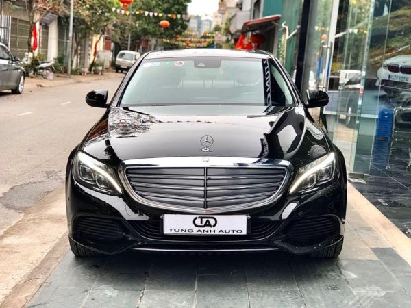 Mercedes-Benz C250 Exclusive 2016 là một mẫu xe ô tô Mercedes cũ phổ biến