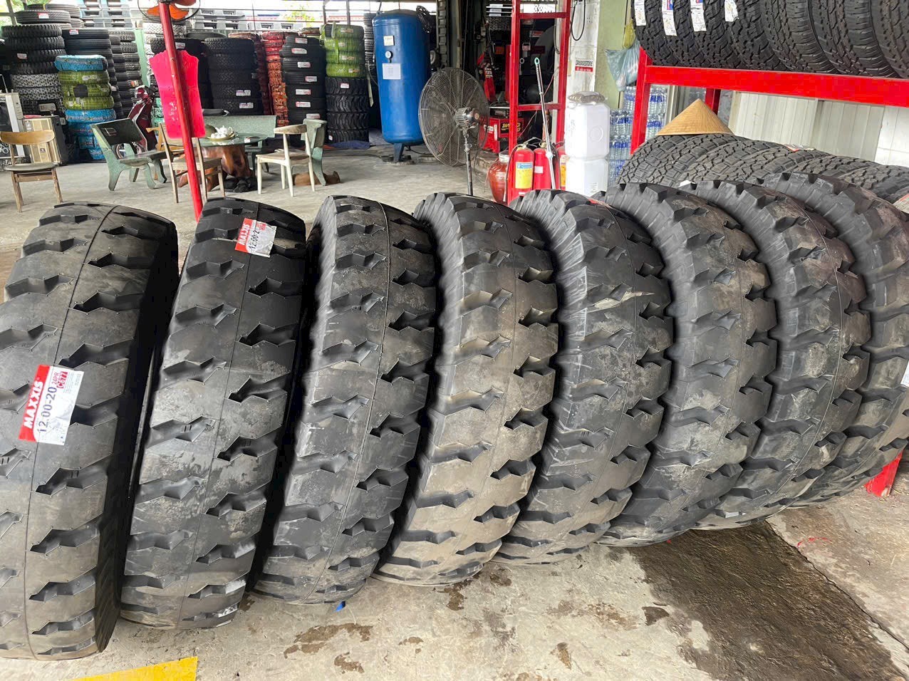 Khả năng chịu tải vượt trội của lốp xe ô tô tải Maxxis khi vận chuyển hàng hóa nặng