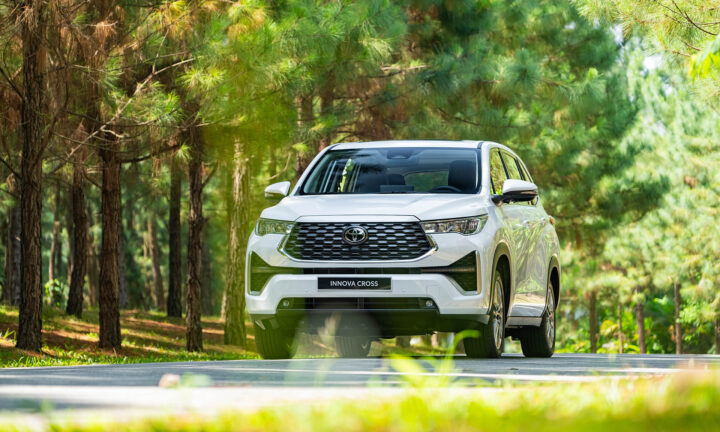 ngoai that toyota innova cross 2023 2