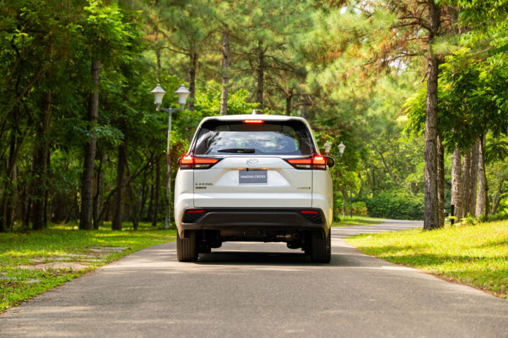 ngoai that toyota innova cross 2023 6