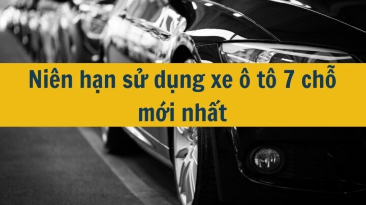 Xe ô tô 7 chỗ màu bạc trên đường, minh họa quy định niên hạn sử dụng xe ô tô 7 chỗ