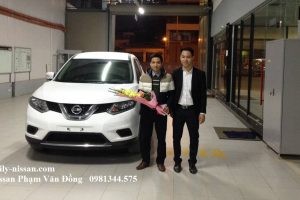 Đội ngũ nhân viên chuyên nghiệp tại đại lý Nissan Phạm Văn Đồng sẵn sàng tư vấn về xe ô tô Nissan X-Trail