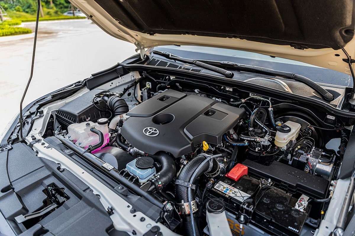 Hình ảnh nội thất Toyota Fortuner với ghế da cao cấp và không gian rộng rãi