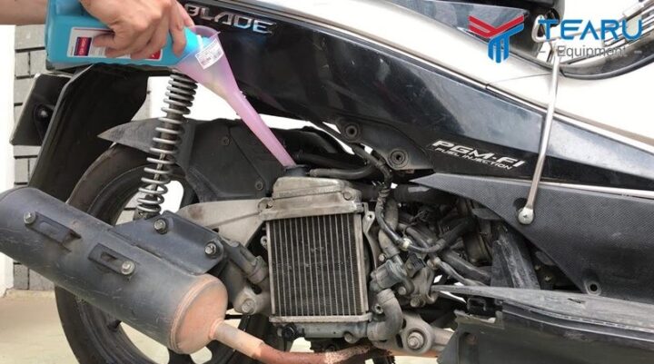 Nước làm mát động cơ ô tô giúp duy trì nhiệt độ ổn định, ảnh hưởng đến chi phí bảo dưỡng xe