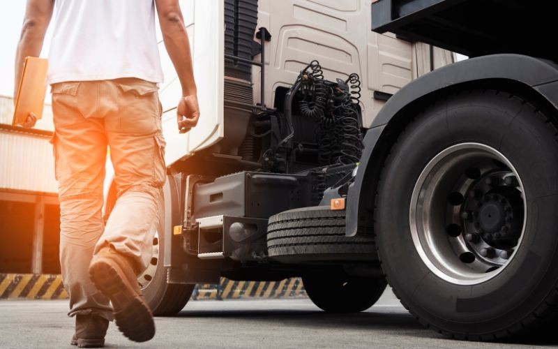 Các khoản chi phí vận hành và thuế xe ô tô tải