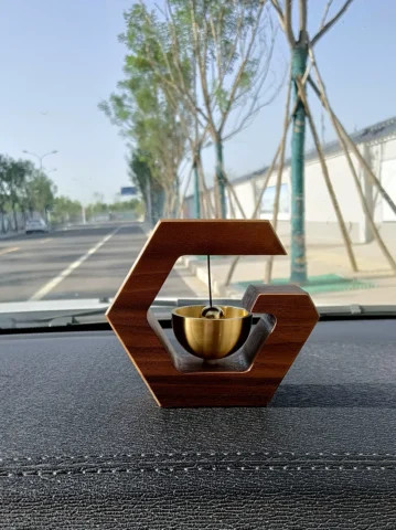 Phụ kiện chuông treo xe ô tô phong thủy kiểu dáng hồ lô