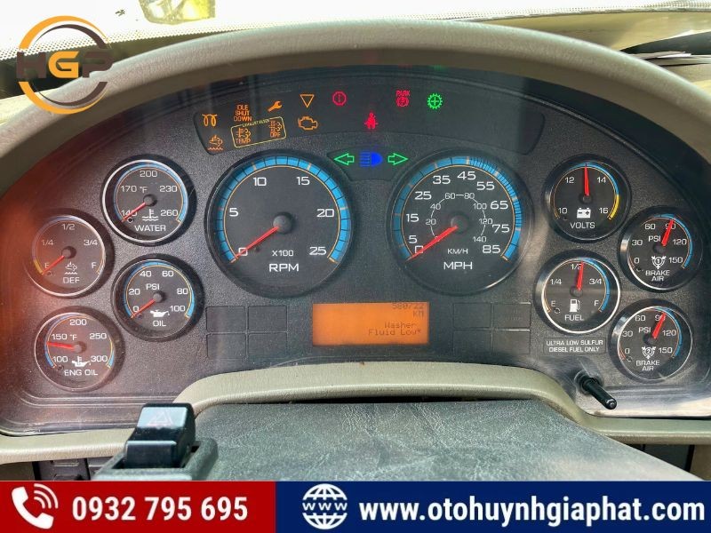 Odo của xe đầu kéo Mỹ International 2014 cũ, một thông số cần kiểm tra khi mua xe ô tô cũ 2014