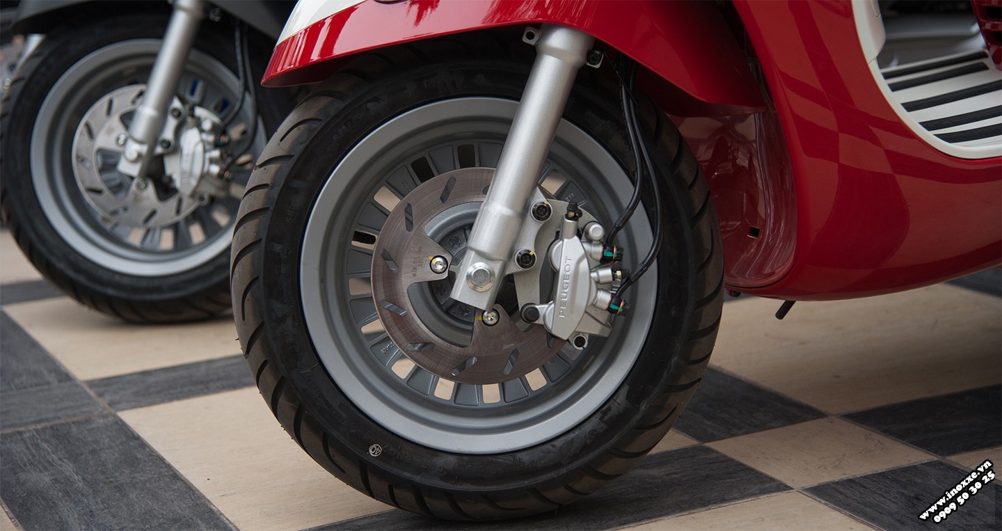 Chi tiết phanh đĩa trước của xe Peugeot Django
