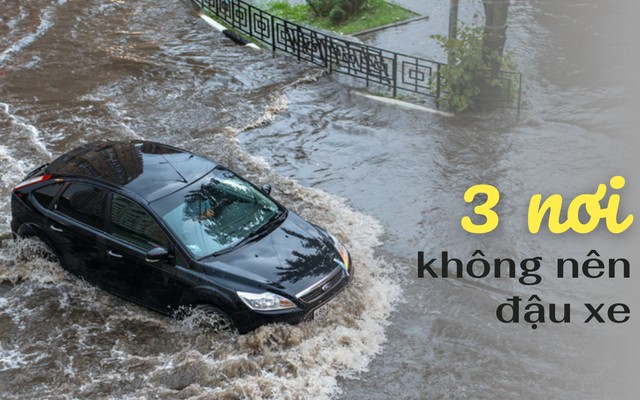 Đỗ xe ô tô trong điều kiện thời tiết xấu như mưa lớn, sương mù