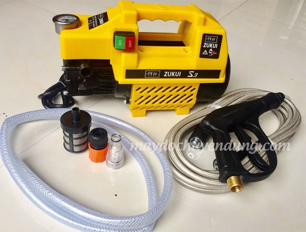 Phụ kiện đi kèm máy rửa xe ô tô Hàn Quốc tốt, bình phun bọt tuyết và súng xịt cao áp tiện lợi