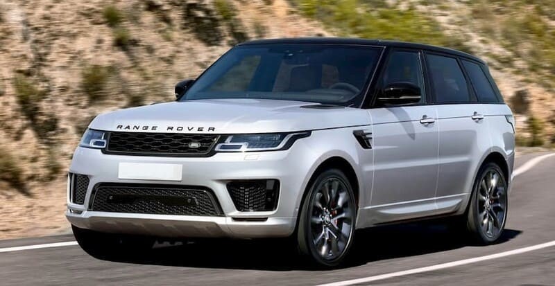 Mẫu xe ô tô Range Rover 5 chỗ sang trọng lăn bánh trên đường phố Việt Nam